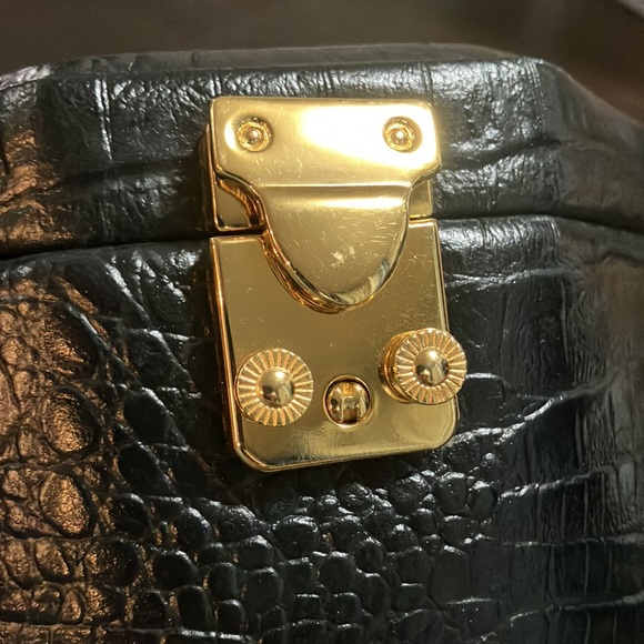 Black Leather Wolf Designs jewelry box - Picture 2 of 9